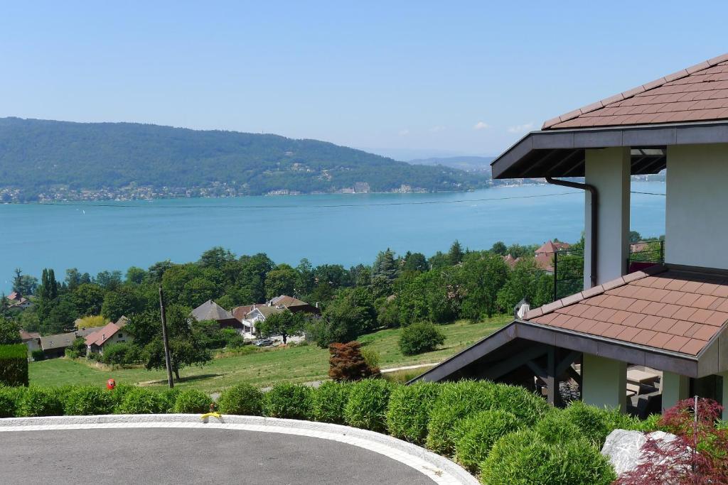 Le Clos Du Lac - Location De Chambres Veyrier-du-Lac Luaran gambar